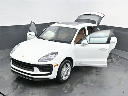 Certified 2022 Porsche Macan image 51