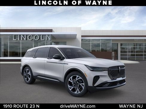 Certified 2026 Lincoln Nautilus Premier w/ Equipment Group 102A AWD/4WD image 9