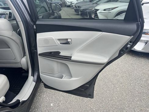 Used 2015 Toyota Venza Limited AWD/4WD image 13