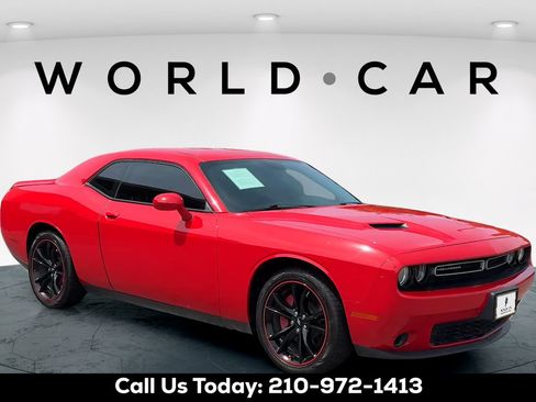 Used 2018 Dodge Challenger SXT w/ Super Sport Group (SS/T) RWD image 1