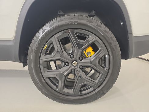 Used 2024 Rivian R1S Adventure AWD/4WD image 10