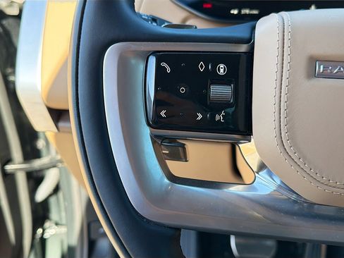 Used 2025 Land Rover Range Rover SE image 36