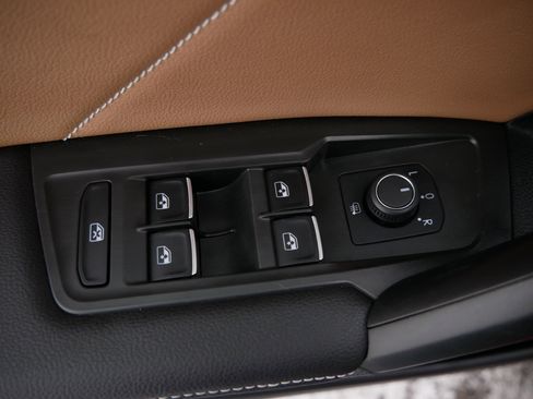 Certified 2024 Volkswagen Tiguan SE R-Line image 19