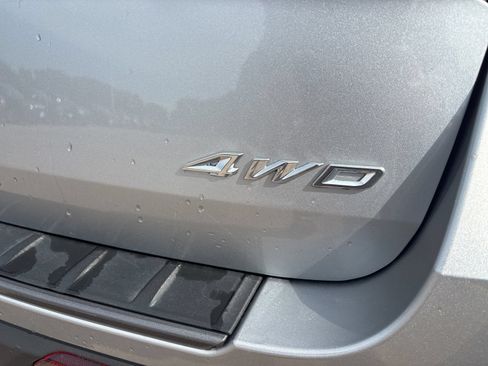 Used 2023 Ford Explorer XLT w/ Equipment Group 202A AWD/4WD image 9