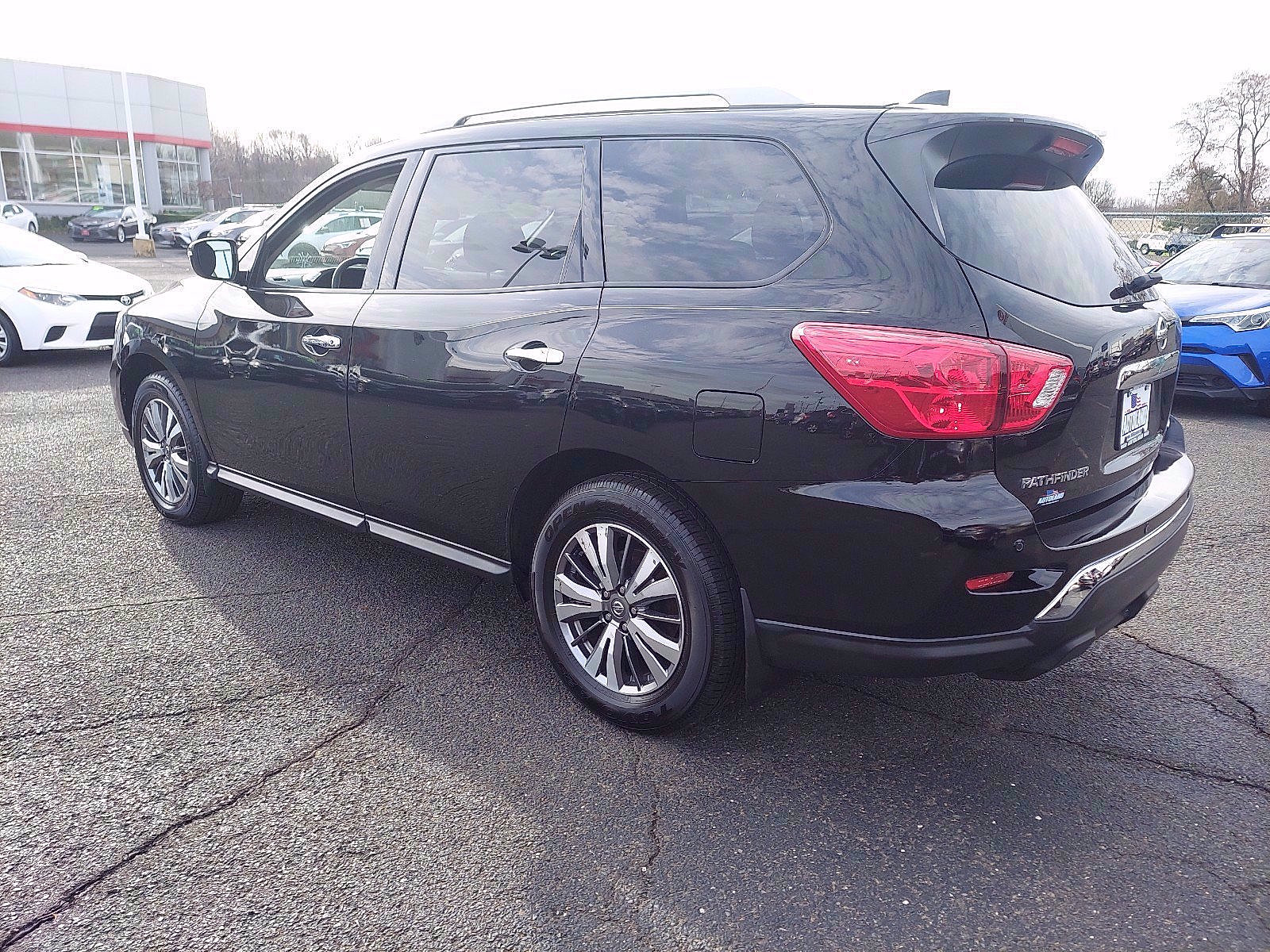 Used 2019 Nissan Pathfinder S AWD/4WD image 5