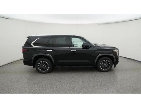 Used 2024 Toyota Sequoia Limited w/ Tow Technology Package AWD/4WD image 11