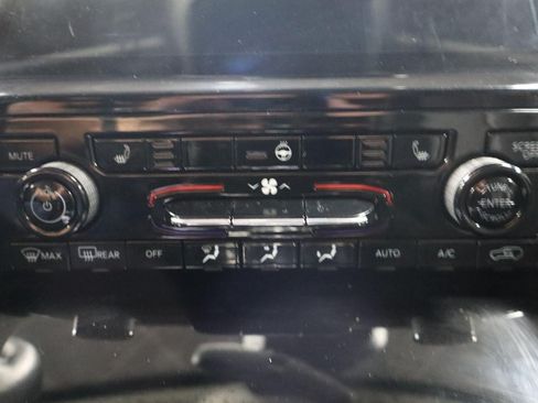 Used 2021 Jeep Grand Cherokee L Limited AWD/4WD image 23