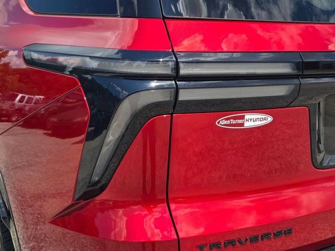 Used 2024 Chevrolet Traverse RS w/ LPO, Floor Liner Package FWD image 7