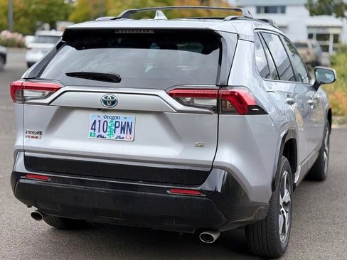 Used 2024 Toyota RAV4 SE w/ Weather & Moonroof Package AWD/4WD image 5