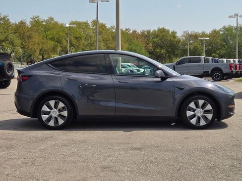 Used 2023 Tesla Model Y Long Range image 4