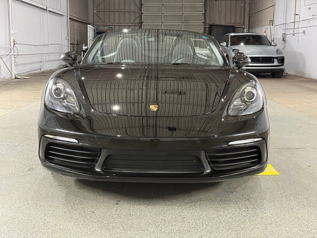 Used 2018 Porsche 718 Boxster RWD image 2