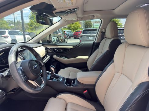 Used 2023 Subaru Outback Limited AWD/4WD image 9