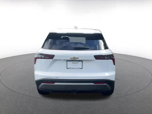 Used 2025 Chevrolet Equinox LT image 11