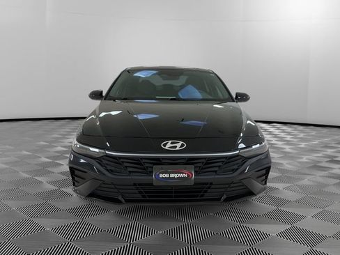 Used 2024 Hyundai Elantra SE FWD image 8