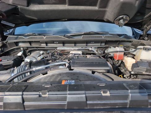 Used 2025 GMC Sierra 2500 AT4X AWD/4WD image 17