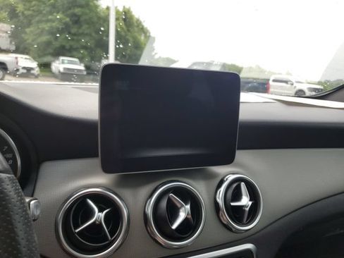 Used 2019 Mercedes-Benz GLA 250 4MATIC image 24