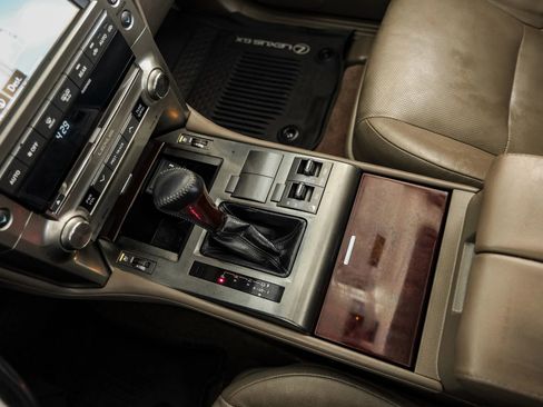 Used 2017 Lexus GX 460 image 24