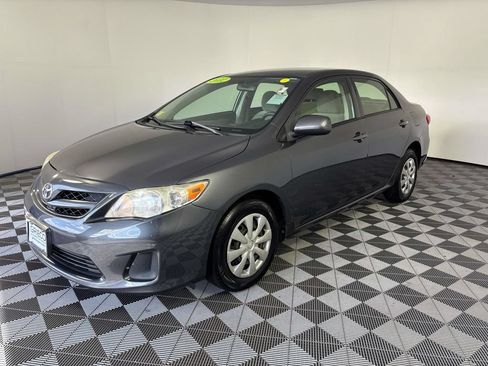Used 2012 Toyota Corolla L FWD image 4