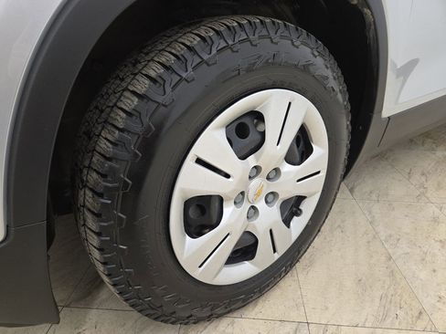 Used 2018 Chevrolet Trax LS image 25