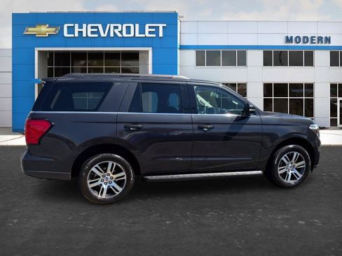 Used 2024 Ford Expedition XLT AWD/4WD image 5