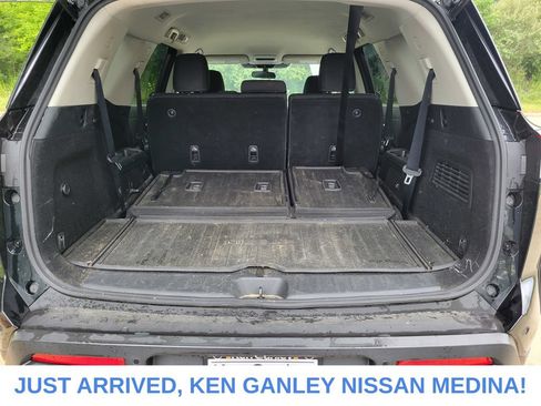 Used 2022 Nissan Pathfinder S AWD/4WD image 19