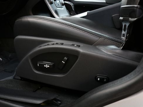 Used 2015 Volvo XC60 T5 Platinum image 21