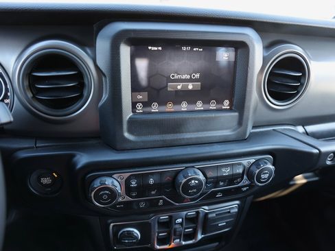 Used 2022 Jeep Wrangler Unlimited Sport image 25