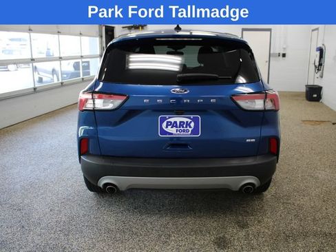 Used 2022 Ford Escape SE w/ Cold Weather Package FWD image 4