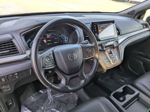 Certified 2023 Honda Odyssey Sport image 10