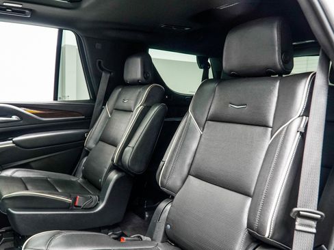 Used 2023 Cadillac Escalade Premium Luxury image 44