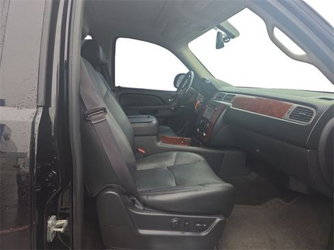 Used 2014 Chevrolet Tahoe LTZ image 15