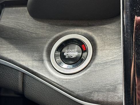 Used 2024 Jeep Grand Cherokee Limited AWD/4WD image 33