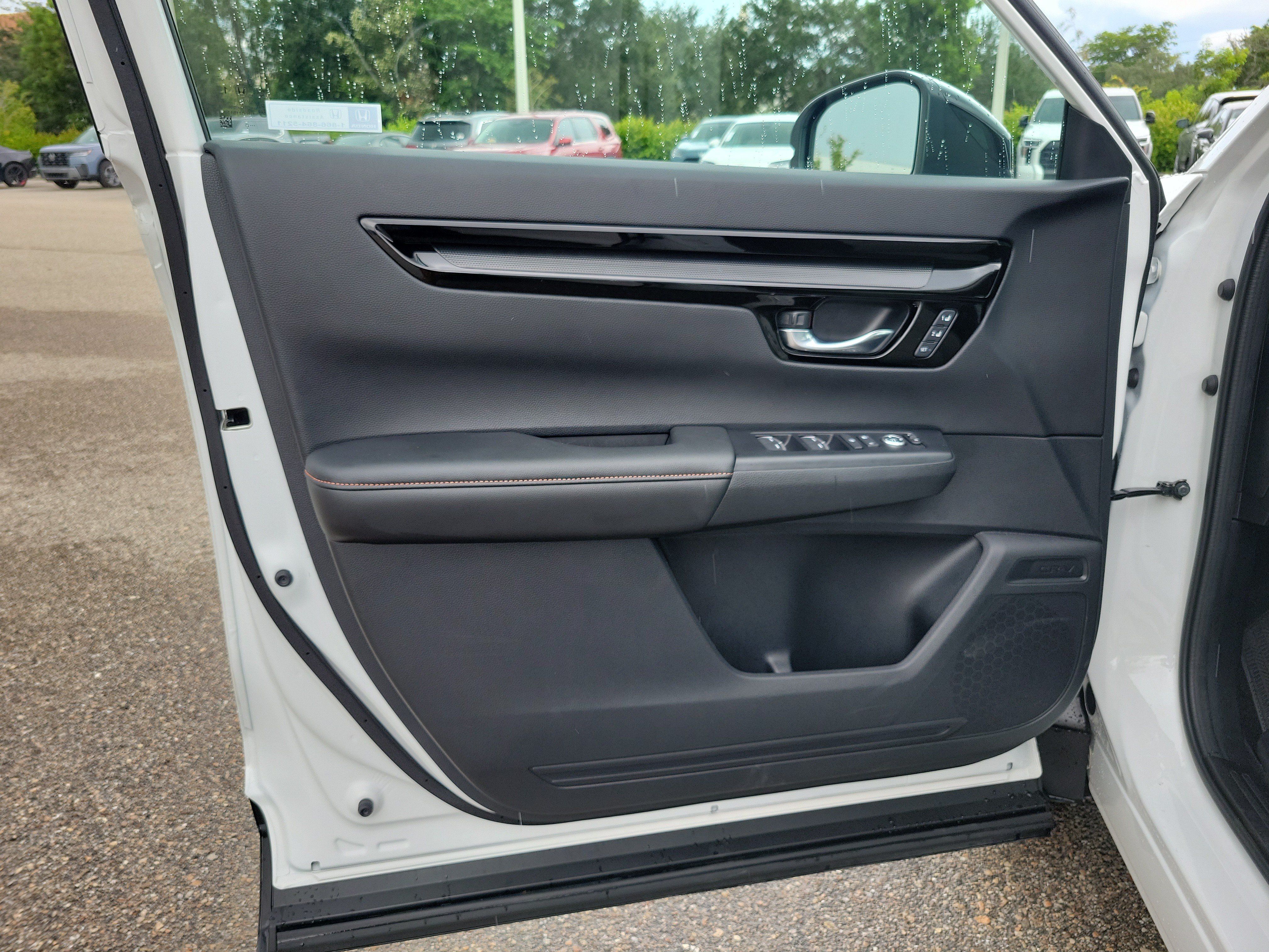 Used 2025 Honda CR-V Sport Touring image 24