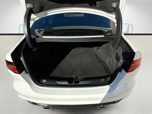 Used 2020 Jaguar XE S image 28