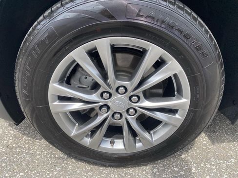 Used 2021 Cadillac XT5 Premium Luxury w/ LPO, Floor Liner Package AWD/4WD image 12