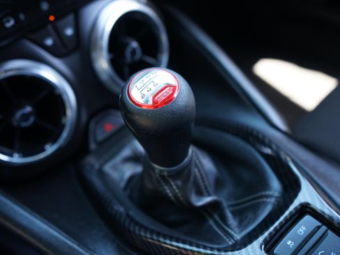 Used 2018 Chevrolet Camaro SS RWD image 18