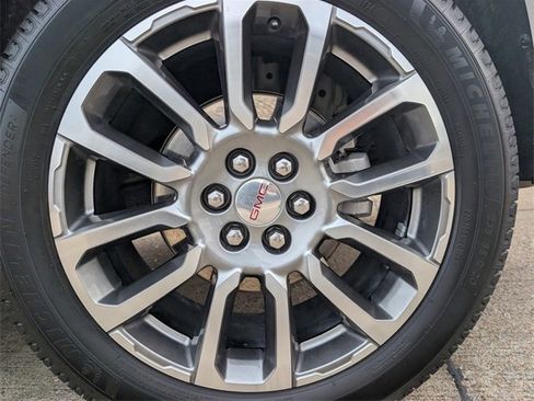 Used 2022 GMC Acadia Denali w/ Denali Ultimate Package image 6