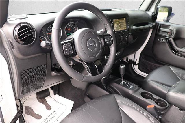 Used 2015 Jeep Wrangler Unlimited Sahara AWD/4WD image 10