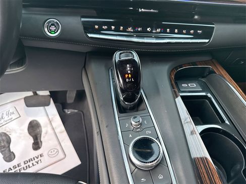 Used 2024 Cadillac Escalade ESV Premium Luxury w/ Performance Package image 23