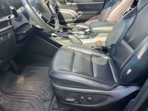 Used 2023 Kia Telluride S w/ S Sunroof Package image 5