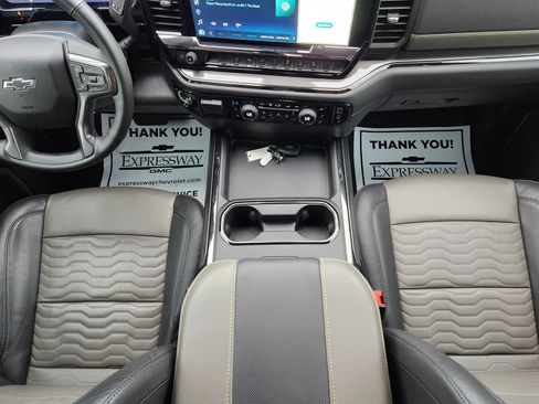 Used 2024 Chevrolet Silverado 2500 ZR2 w/ Technology Package image 18