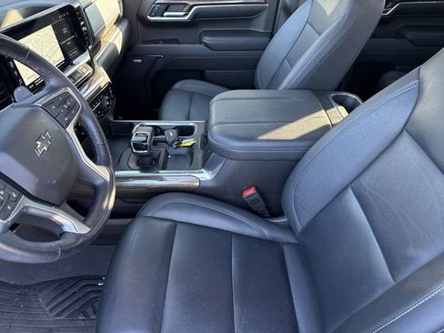 Used 2024 Chevrolet Silverado 1500 LT Trail Boss AWD/4WD image 12