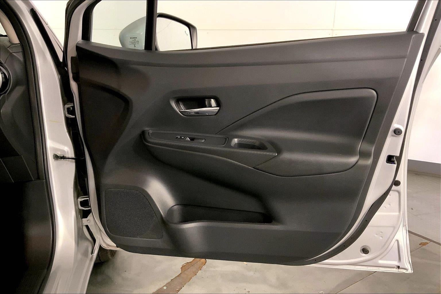 Used 2025 Nissan Versa SV FWD image 23