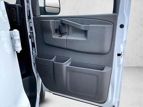 Used 2022 Chevrolet Express 2500 w/ Driver Convenience Package image 18