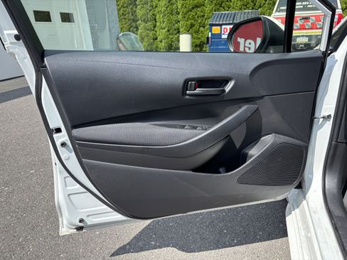 Used 2025 Toyota Corolla LE FWD image 16