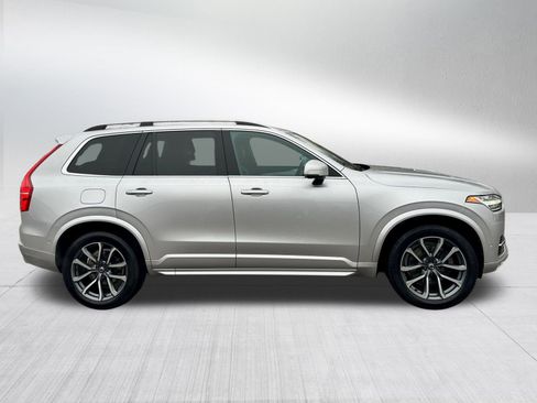 Used 2018 Volvo XC90 T6 Momentum w/ Convenience Package image 5