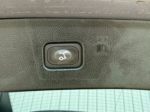 Used 2021 Ford Edge Titanium AWD/4WD image 19