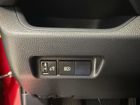 Used 2020 Toyota RAV4 LE image 14