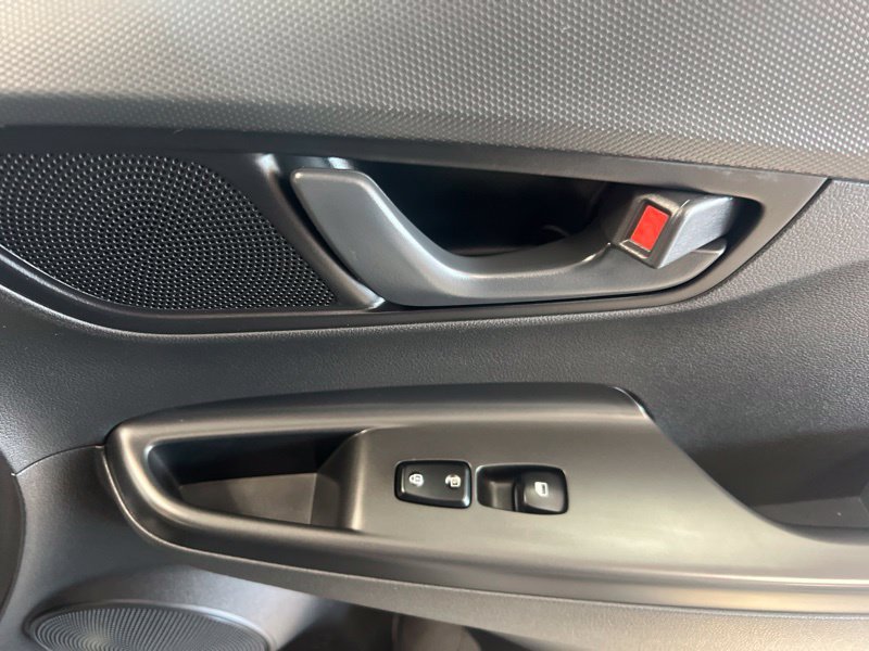 Used 2023 Hyundai Kona SE AWD/4WD image 14