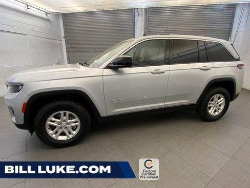 Certified 2023 Jeep Grand Cherokee Laredo AWD/4WD image 1